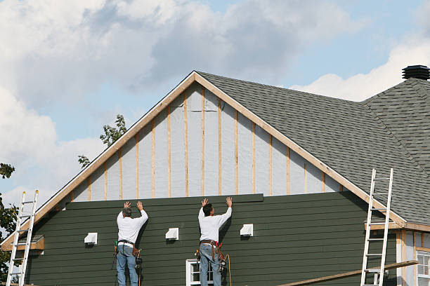Professional Emergency Siding Repair technician working in Kulpmont, PA